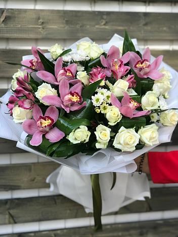 Букет цветов из: Розы и Хризантемы в Ермолино Новгородская область