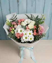Букет цветов из:  Розы, Лизиантусы и Хризантемы в Ермолино Новгородская область