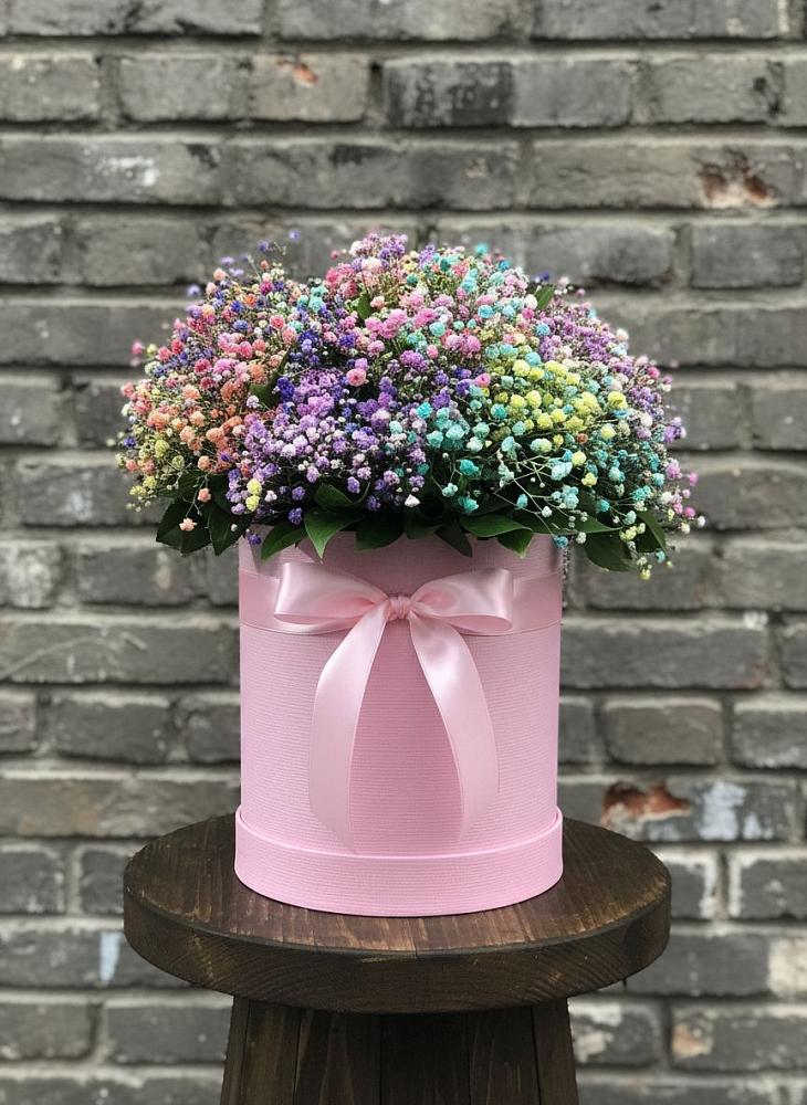 Цветочная композиция из Гипсофила и Розы в шляпной коробке в Ермолино Новгородская область