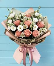 Букет цветов из:  Розы, Альстромерии и Лизиантусы в Ермолино Новгородская область