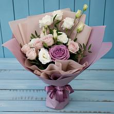 Букет цветов из:  Розы и Лизиантусы в Ермолино Новгородская область