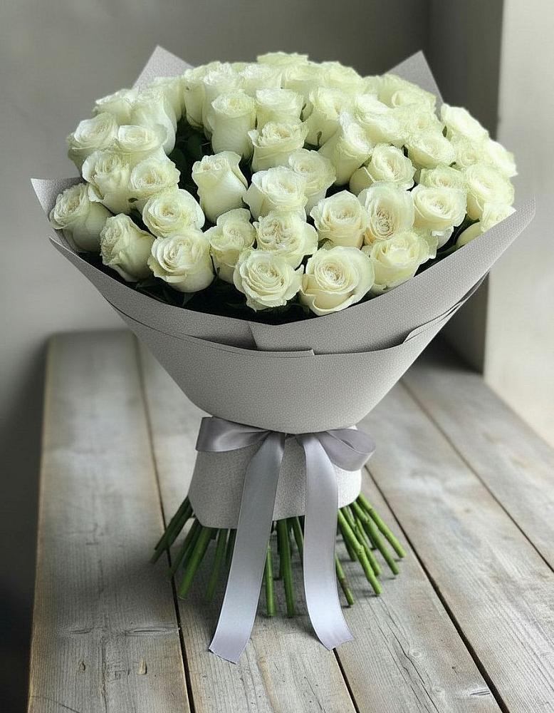 Букет 35 Белых роз в Ермолино Новгородская область
