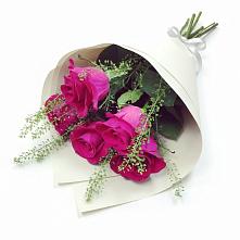 Букет цветов из:  Розы в Ермолино Новгородская область