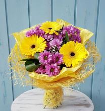 Букет цветов из:  Хризантемы и Герберы в Ермолино Новгородская область
