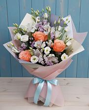 Букет цветов из:  Лизиантусы, Розы, Альстромерии и Гипсофила в Ермолино Новгородская область