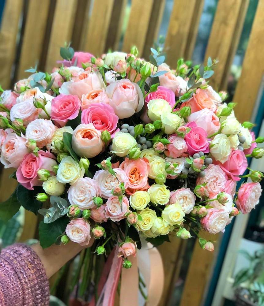 Букет цветов из: Розы в Ермолино Новгородская область