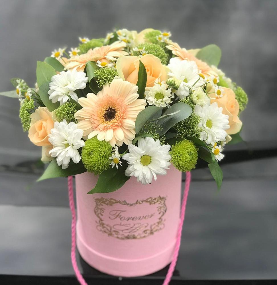 Цветочная композиция из Розы, Герберы и Хризантемы в шляпной коробке в Ермолино Новгородская область