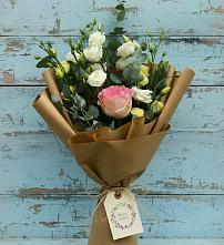 Букет цветов из:  Розы и Лизиантусы в Ермолино Новгородская область