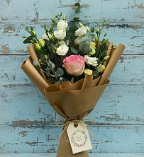 Букет цветов из:  Розы и Лизиантусы в Ермолино Новгородская область
