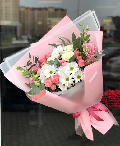 Букет цветов из: Розы, Лизиантусы и Хризантемы в Ермолино Новгородская область